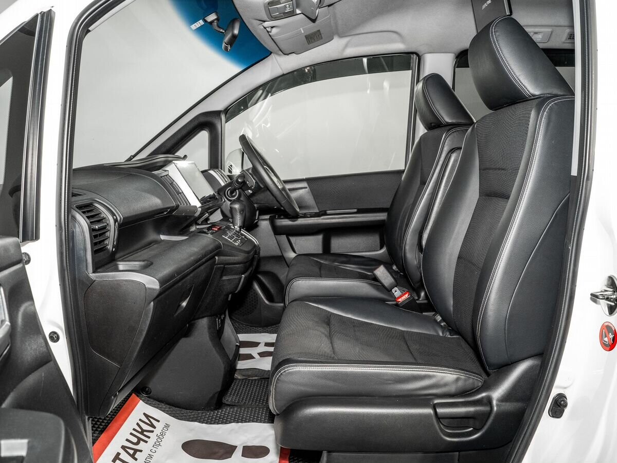 Honda Stepwgn 2014 - фото автомобиля