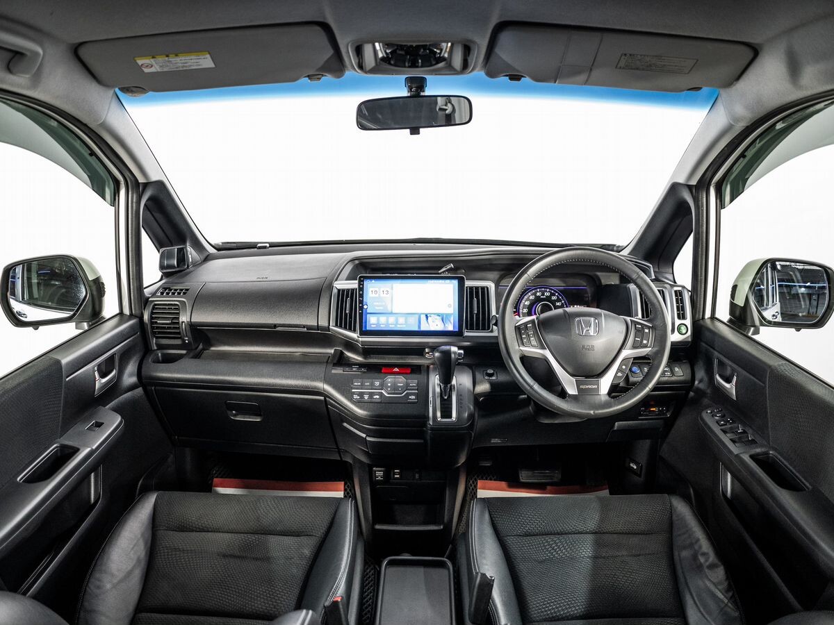 Honda Stepwgn 2014 - фото автомобиля