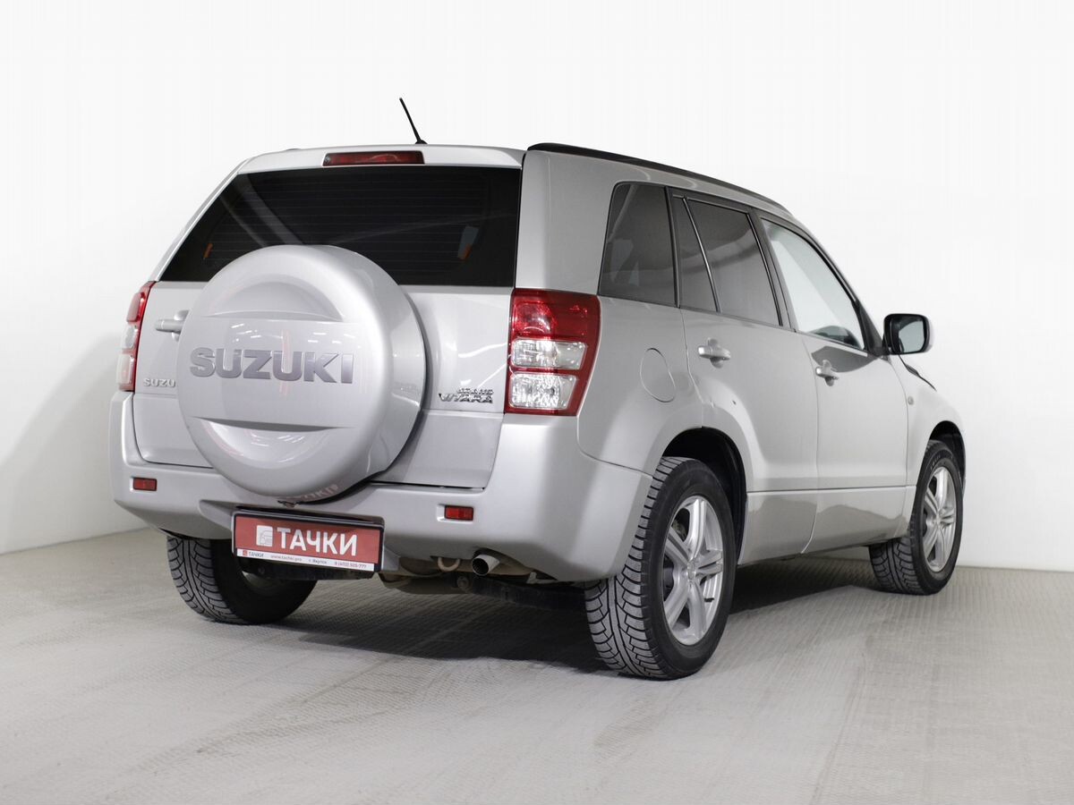 Suzuki Grand Vitara 2010 - фото автомобиля