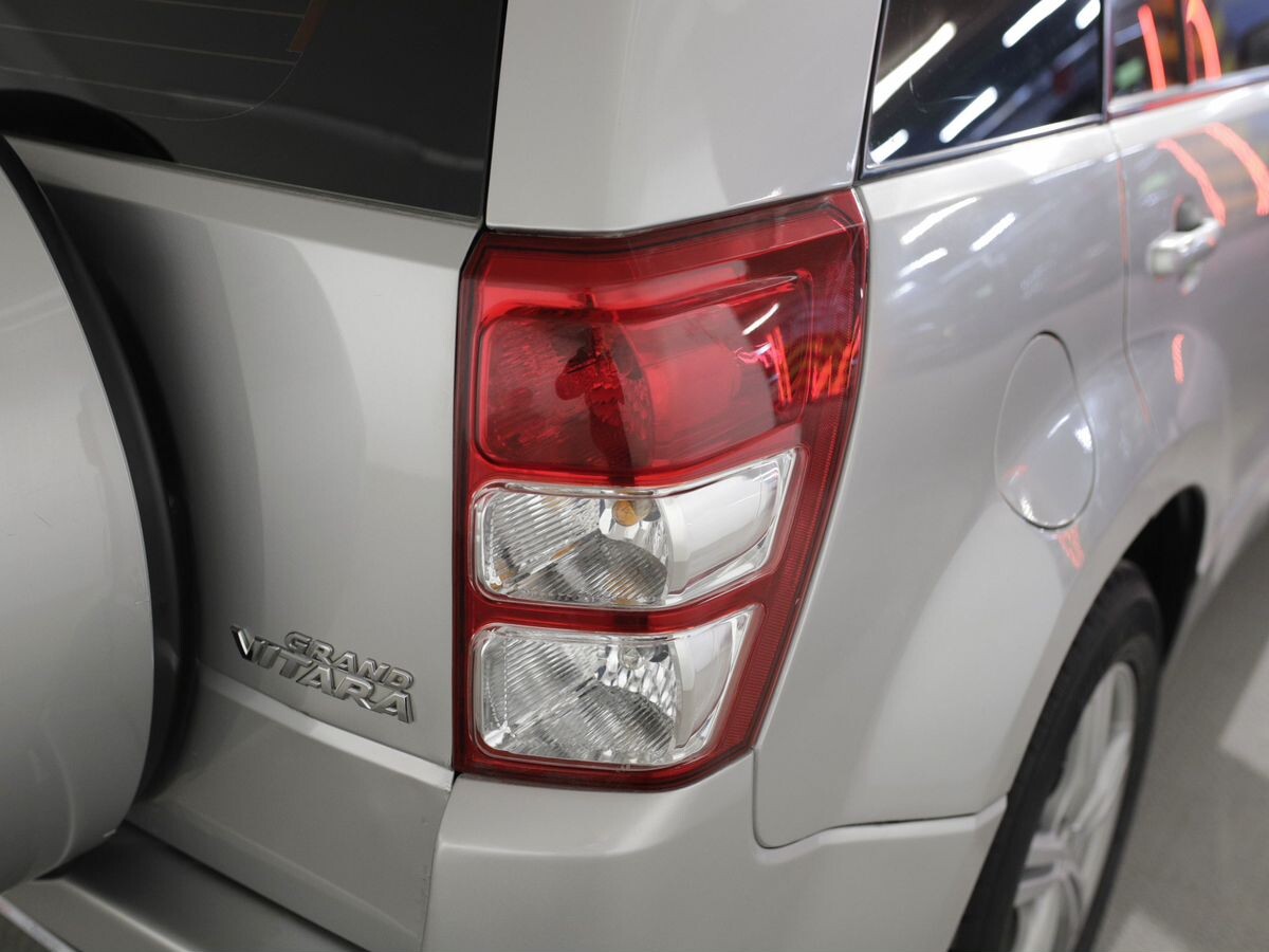 Suzuki Grand Vitara 2010 - фото автомобиля