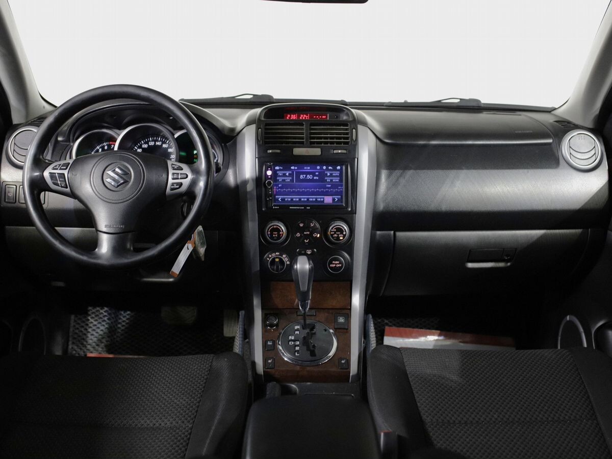 Suzuki Grand Vitara 2010 - фото автомобиля