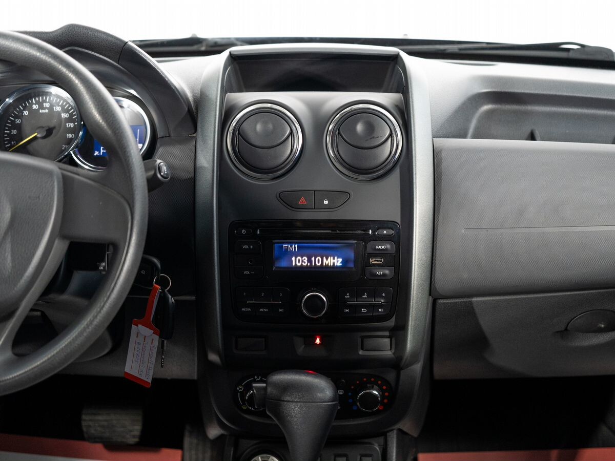 Renault Duster 2016 - фото автомобиля