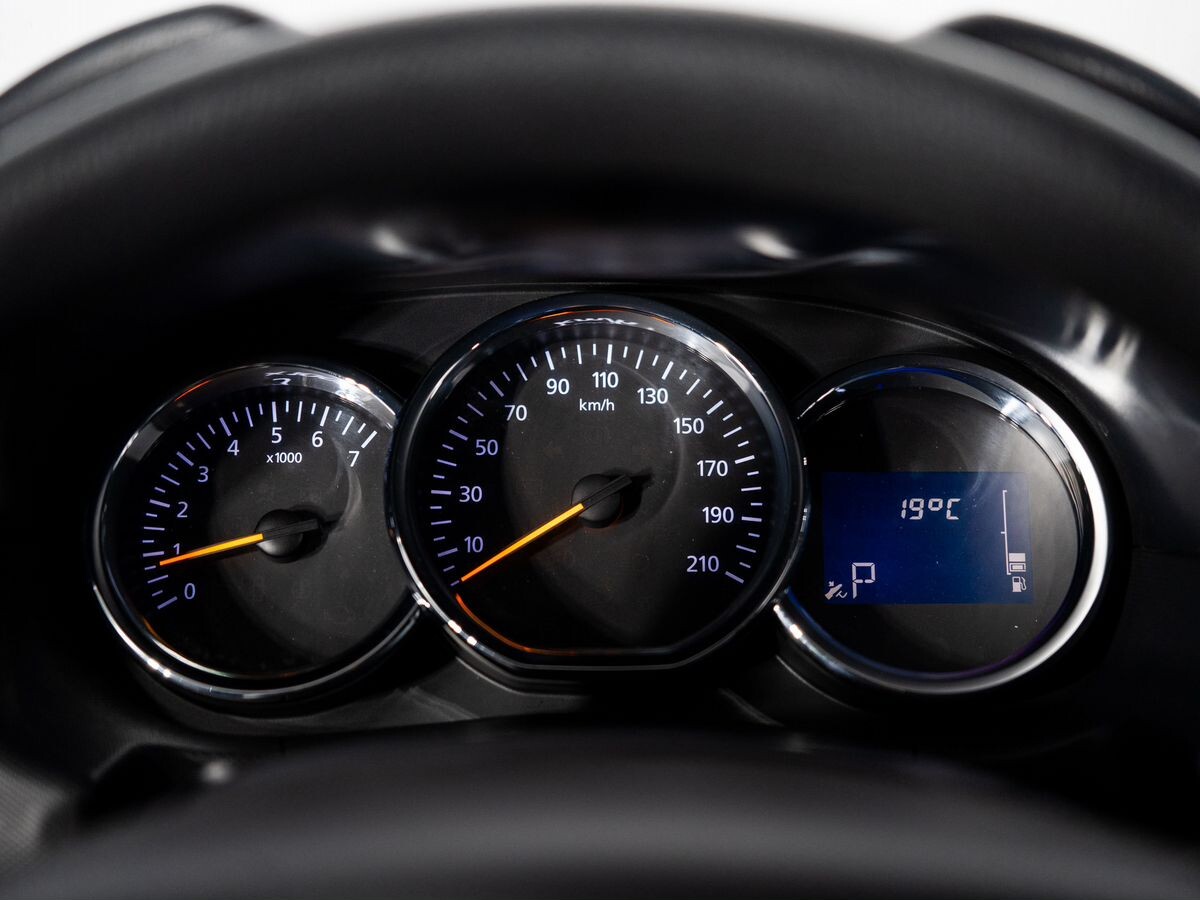 Renault Duster 2016 - фото автомобиля