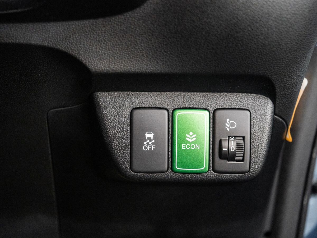 Honda Fit Shuttle 2011 - фото автомобиля