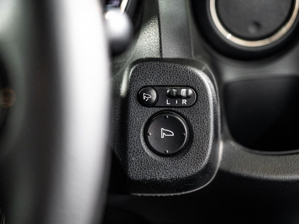 Honda Fit Shuttle 2011 - фото автомобиля