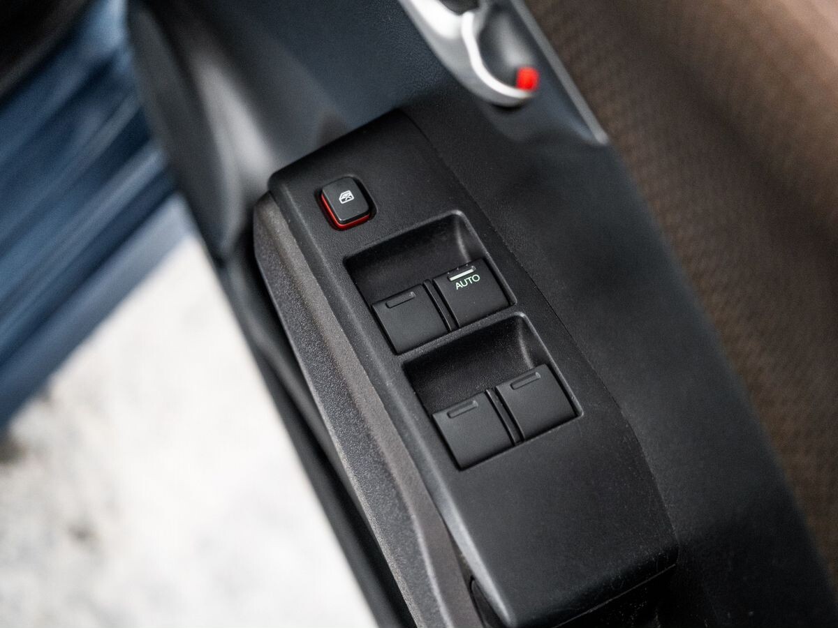 Honda Fit Shuttle 2011 - фото автомобиля