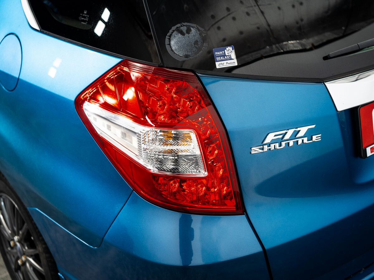 Honda Fit Shuttle 2011 - фото автомобиля