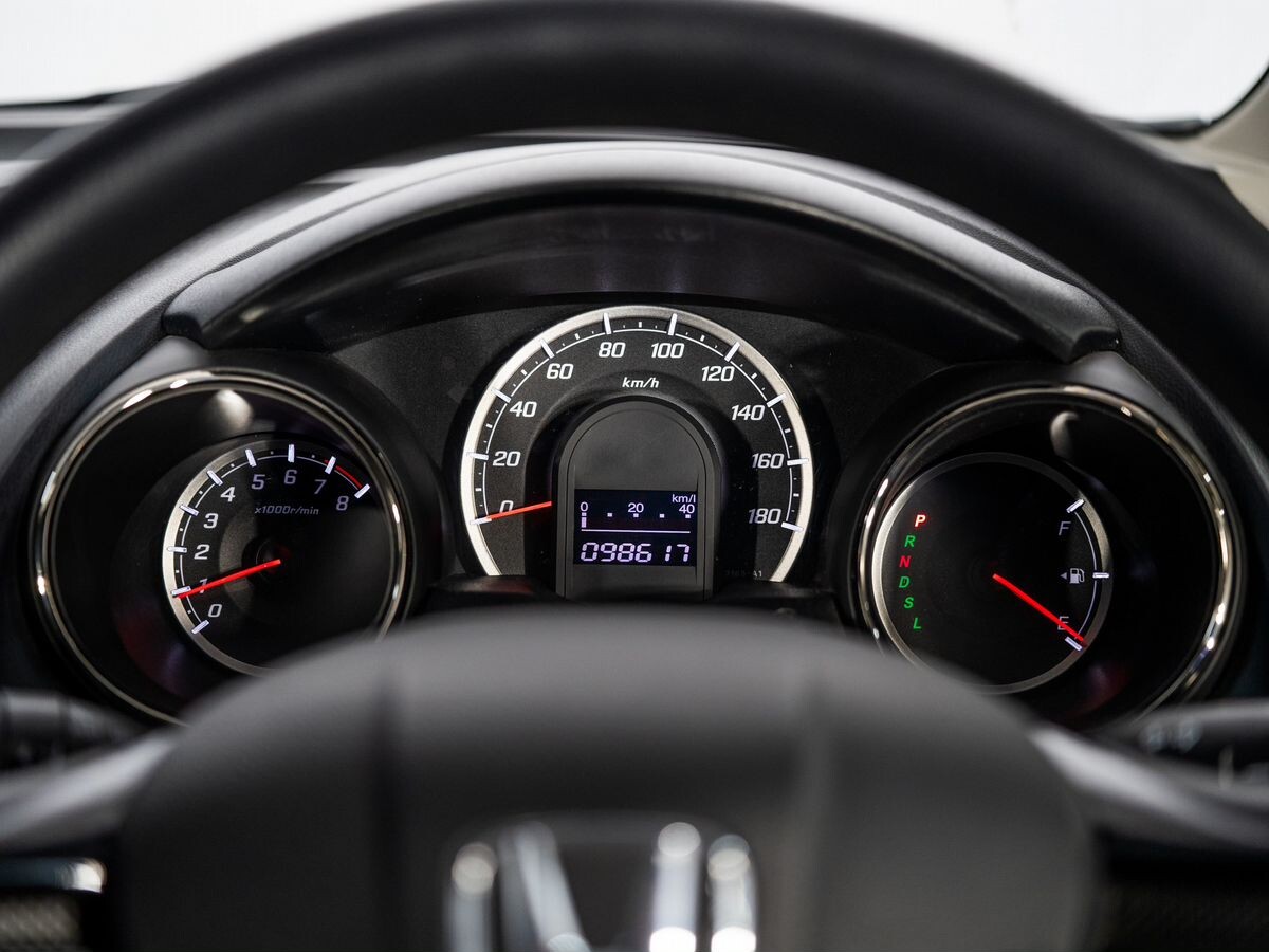 Honda Fit Shuttle 2011 - фото автомобиля