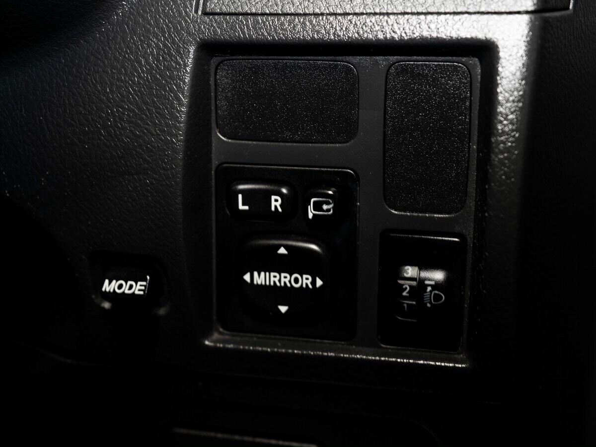 Toyota Rush 2010 - фото автомобиля