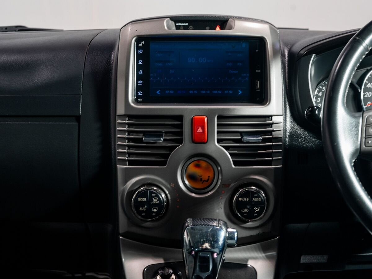 Toyota Rush 2010 - фото автомобиля