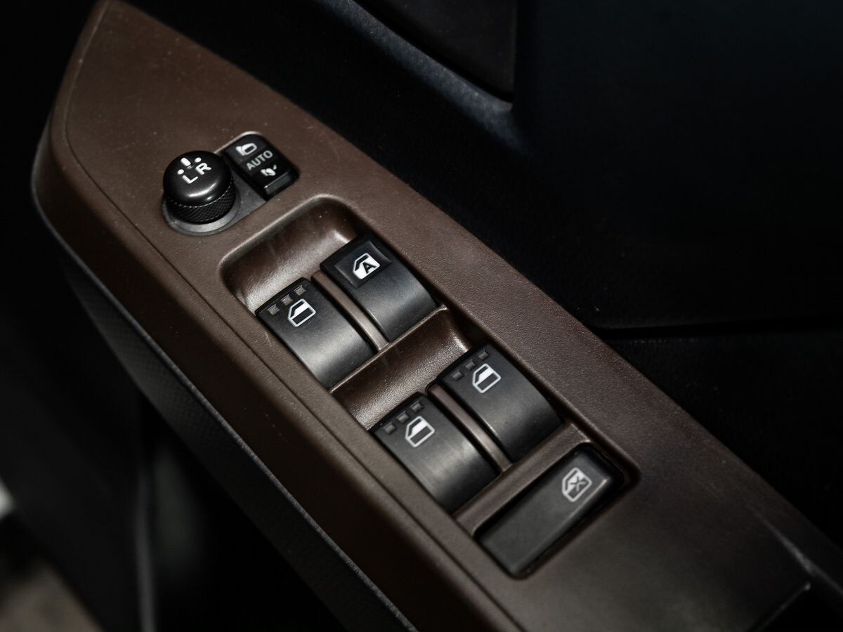 Toyota Tank 2018 - фото автомобиля