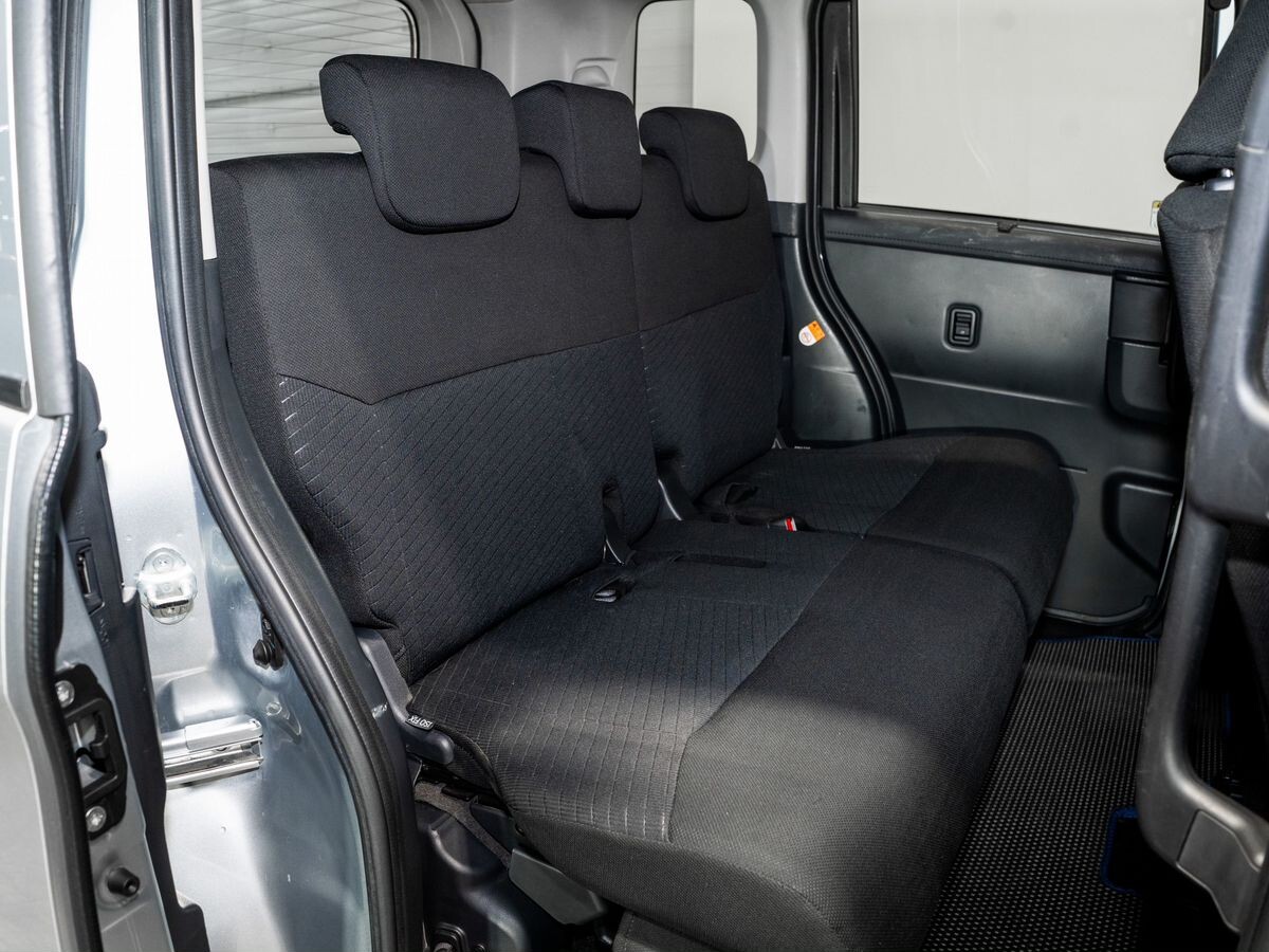 Toyota Tank 2018 - фото автомобиля