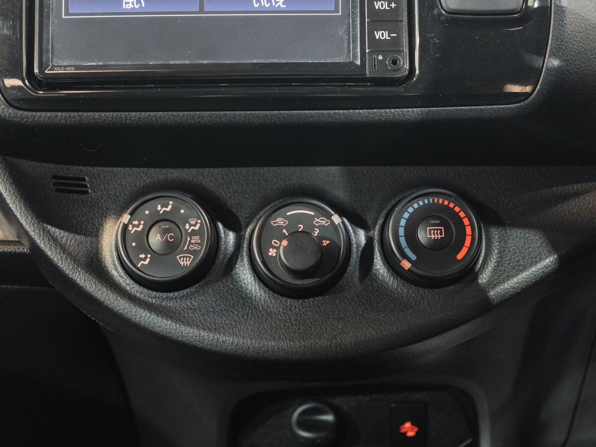 Toyota Vitz 2019 - фото автомобиля