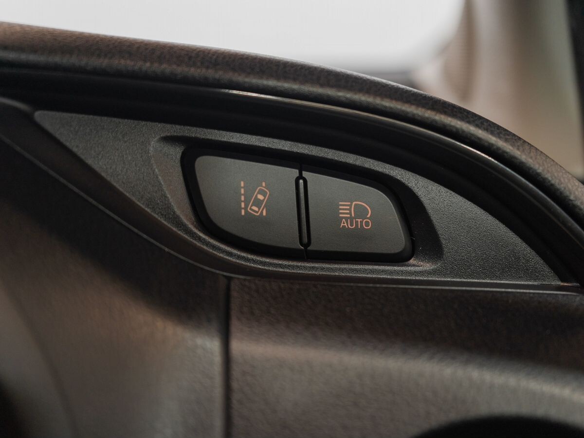 Toyota Vitz 2019 - фото автомобиля