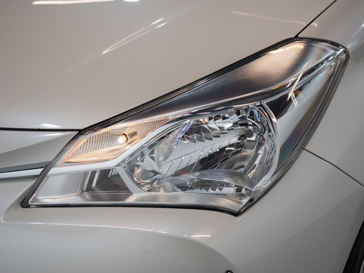 Toyota Vitz 2019 - фото автомобиля