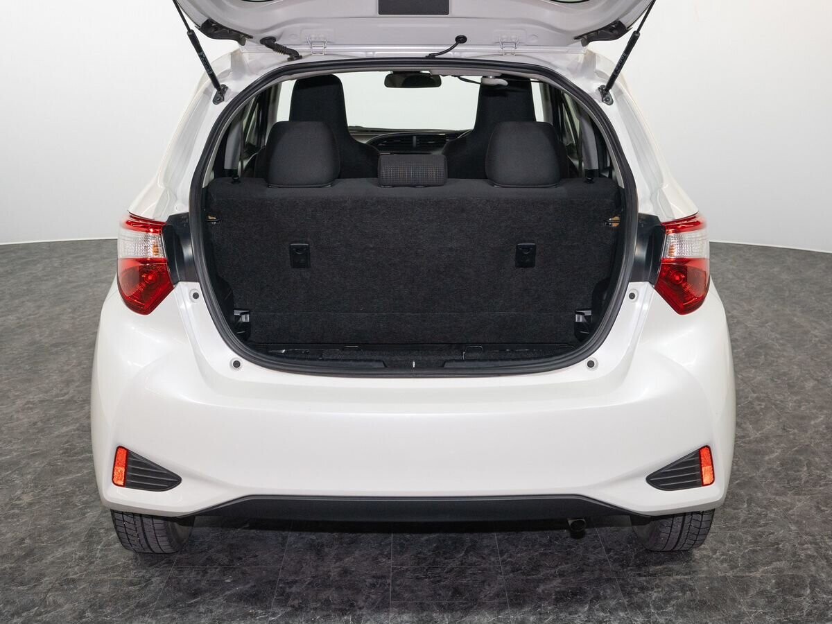 Toyota Vitz 2019 - фото автомобиля