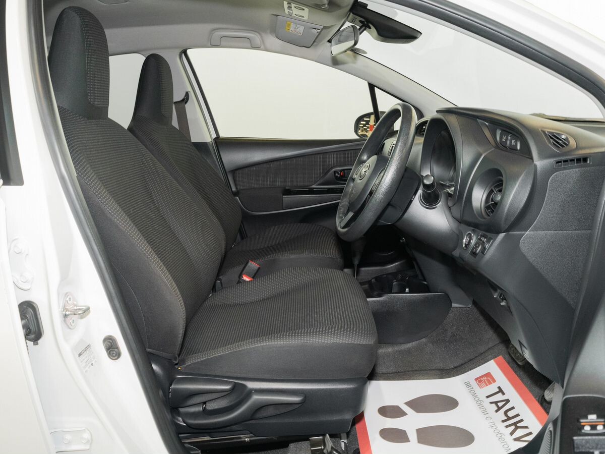 Toyota Vitz 2019 - фото автомобиля