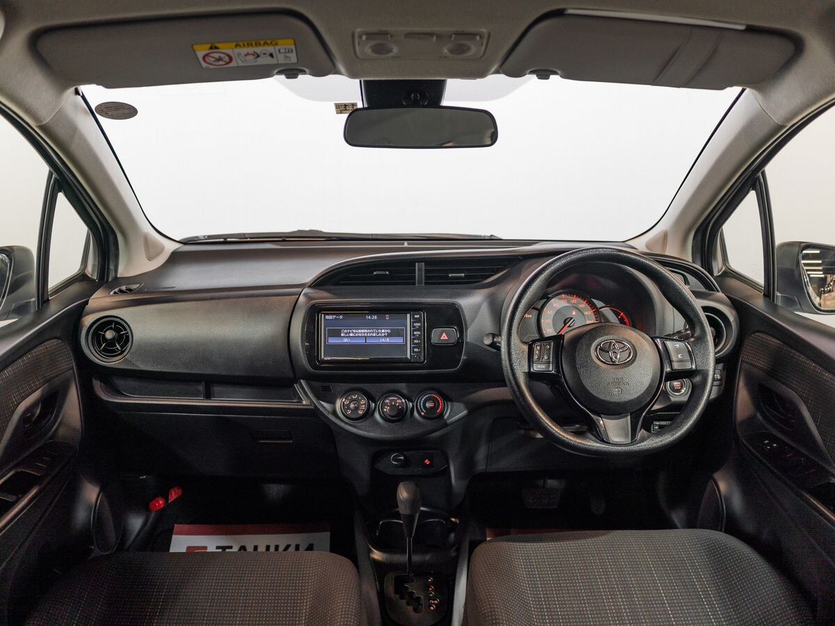 Toyota Vitz 2019 - фото автомобиля