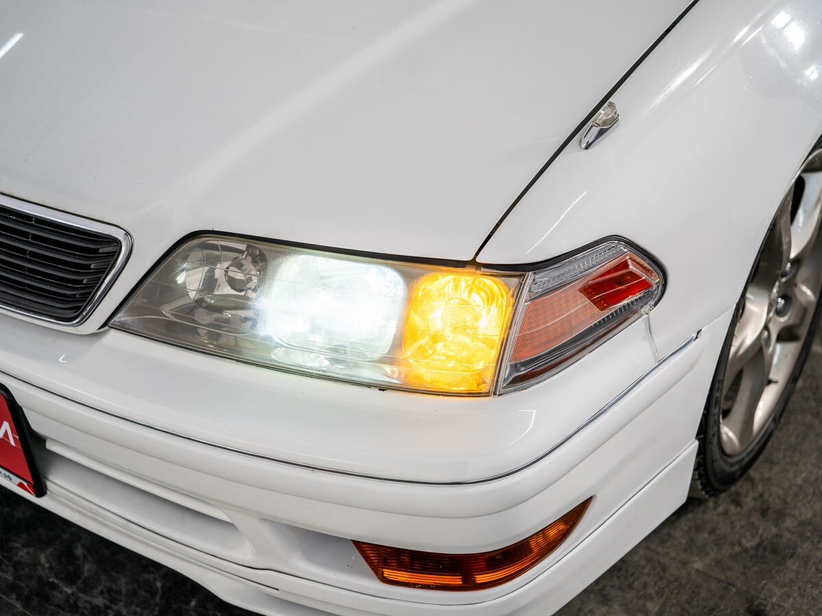 Toyota Mark II 1999 - фото автомобиля