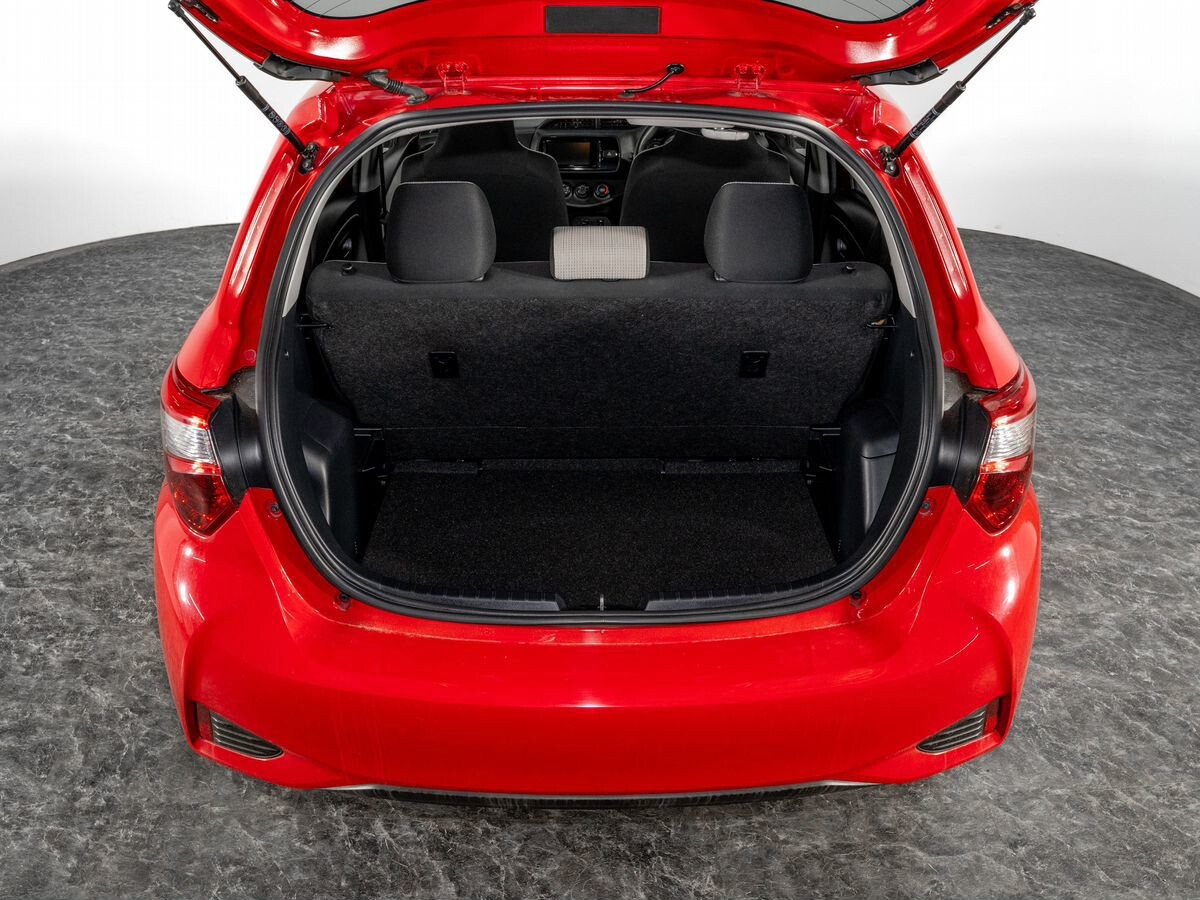 Toyota Vitz 2019 - фото автомобиля