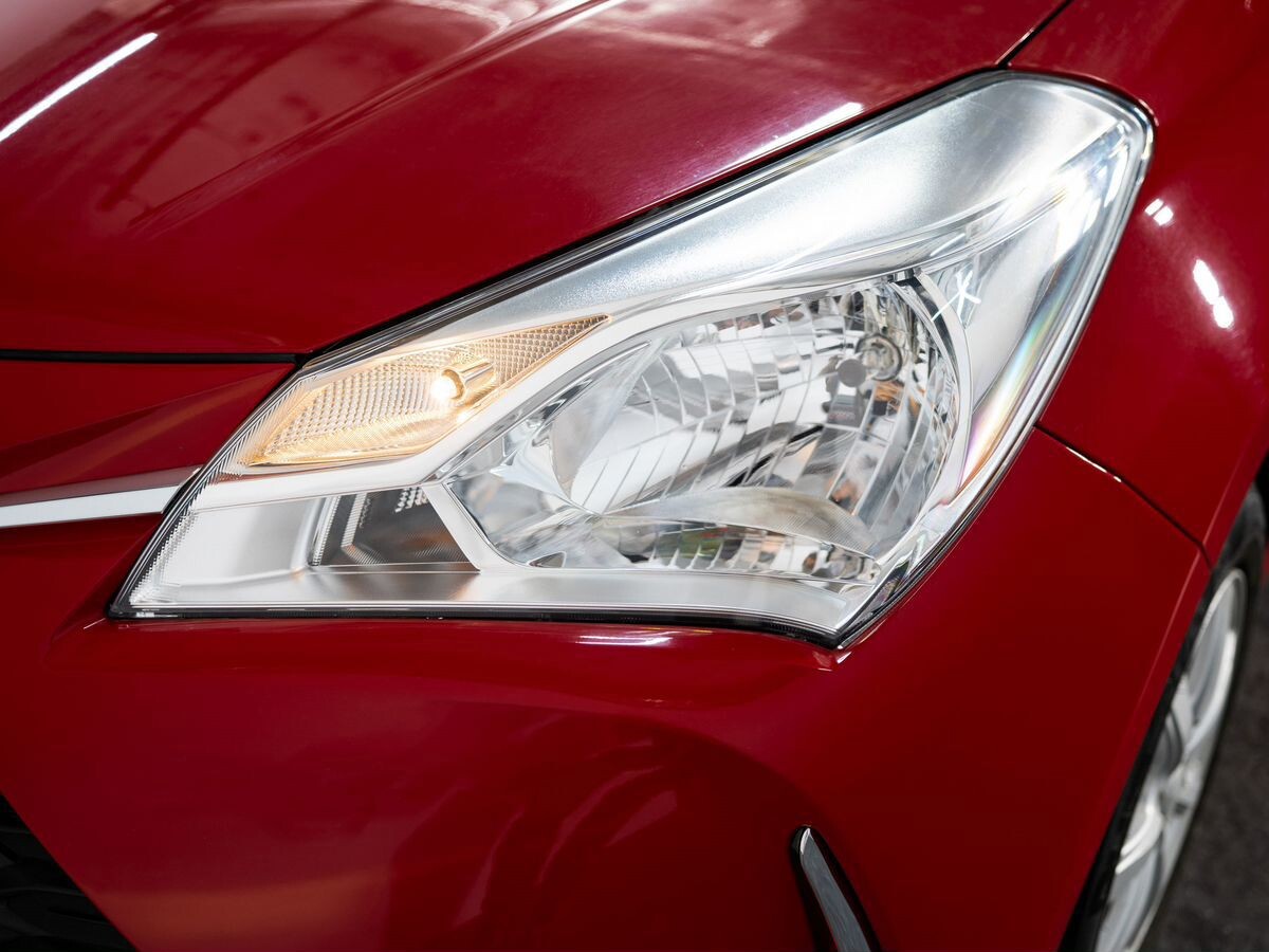 Toyota Vitz 2019 - фото автомобиля