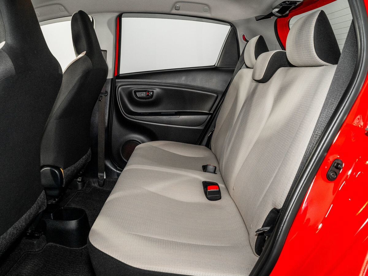 Toyota Vitz 2019 - фото автомобиля