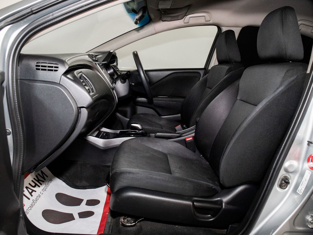 Honda Grace 2015 - фото автомобиля