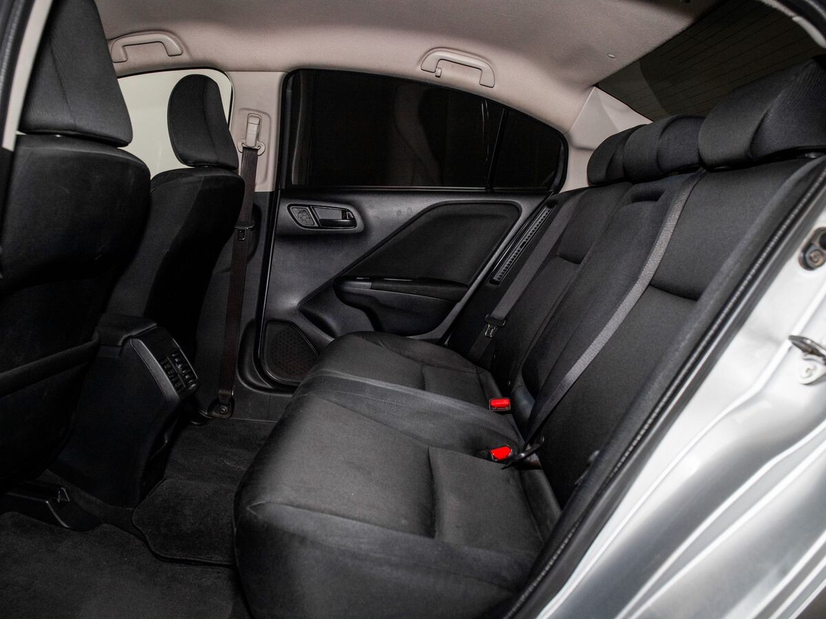 Honda Grace 2015 - фото автомобиля