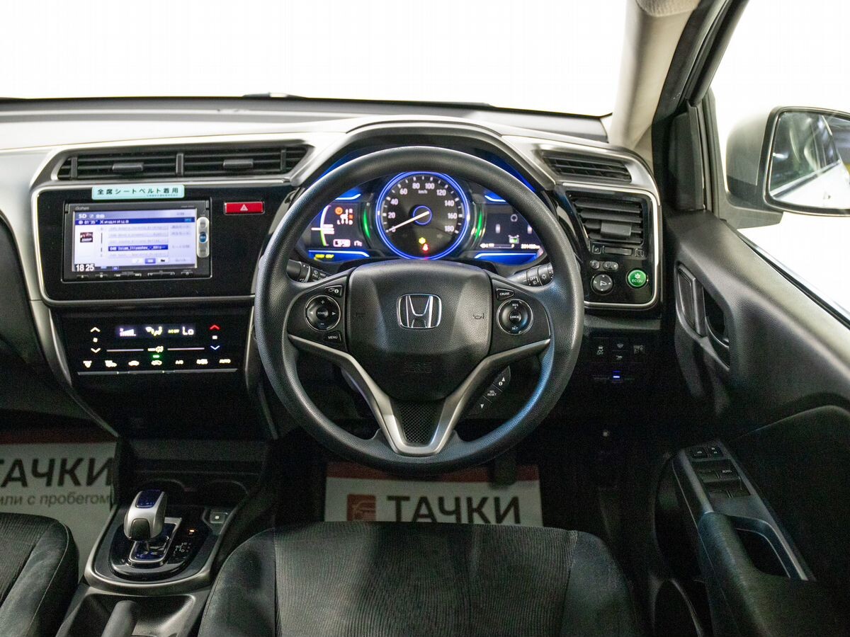 Honda Grace 2015 - фото автомобиля