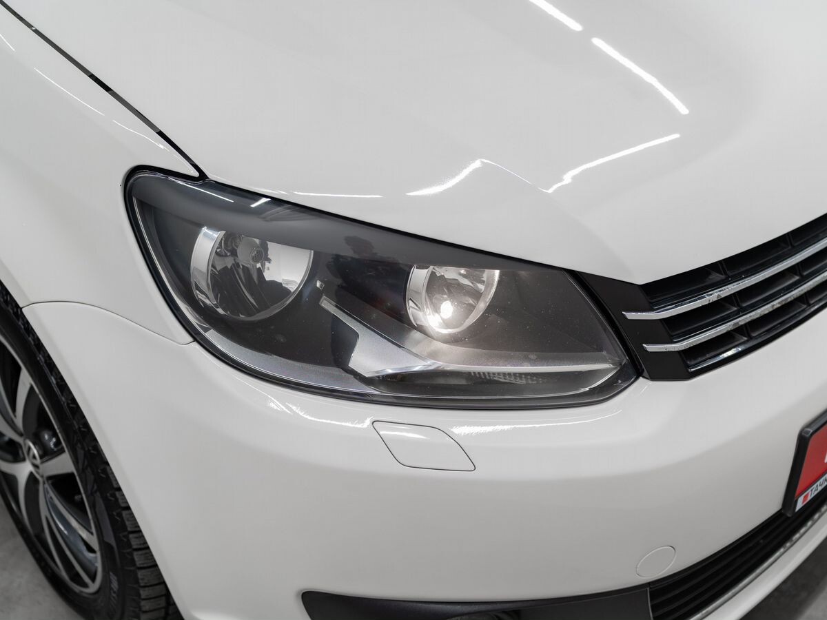Volkswagen Touran 2012 - фото автомобиля