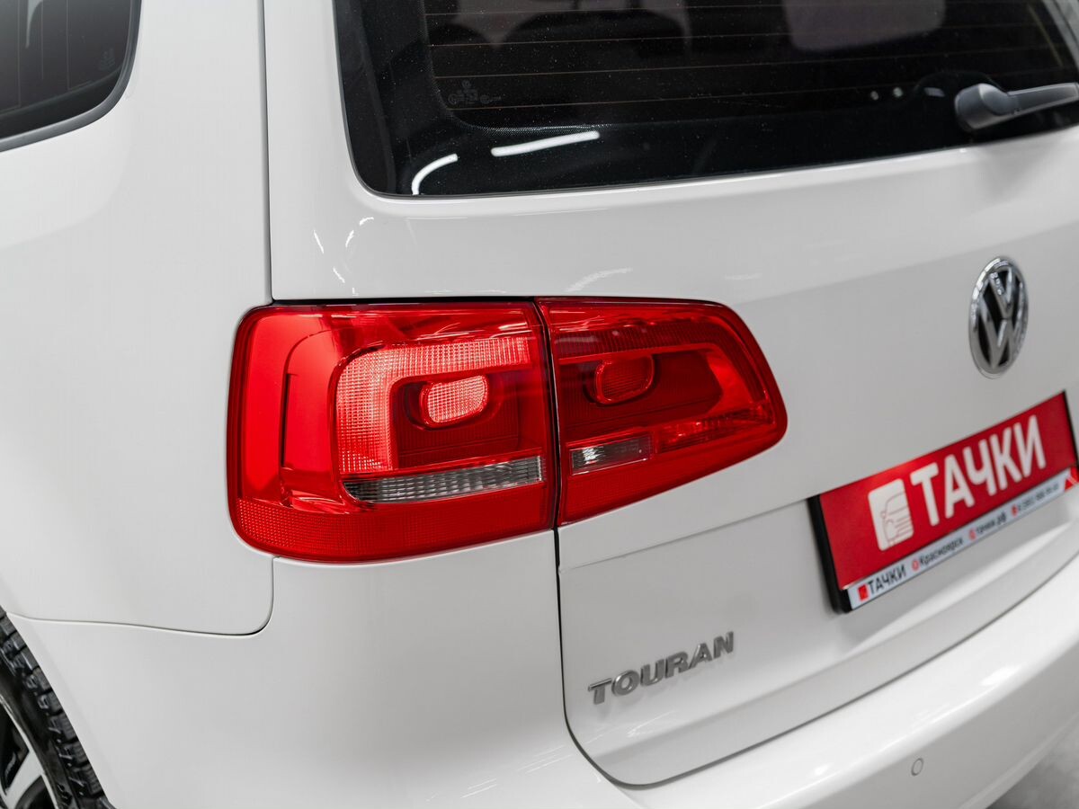 Volkswagen Touran 2012 - фото автомобиля