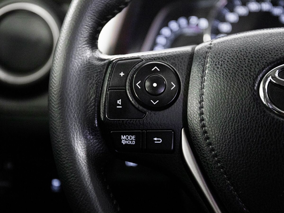 Toyota RAV4 2015 - фото автомобиля