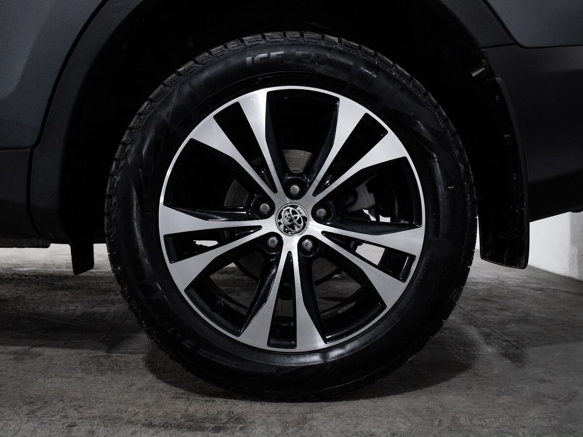 Toyota RAV4 2015 - фото автомобиля