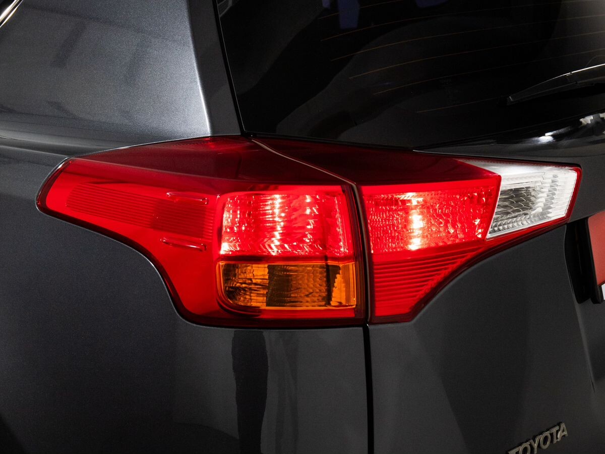 Toyota RAV4 2015 - фото автомобиля