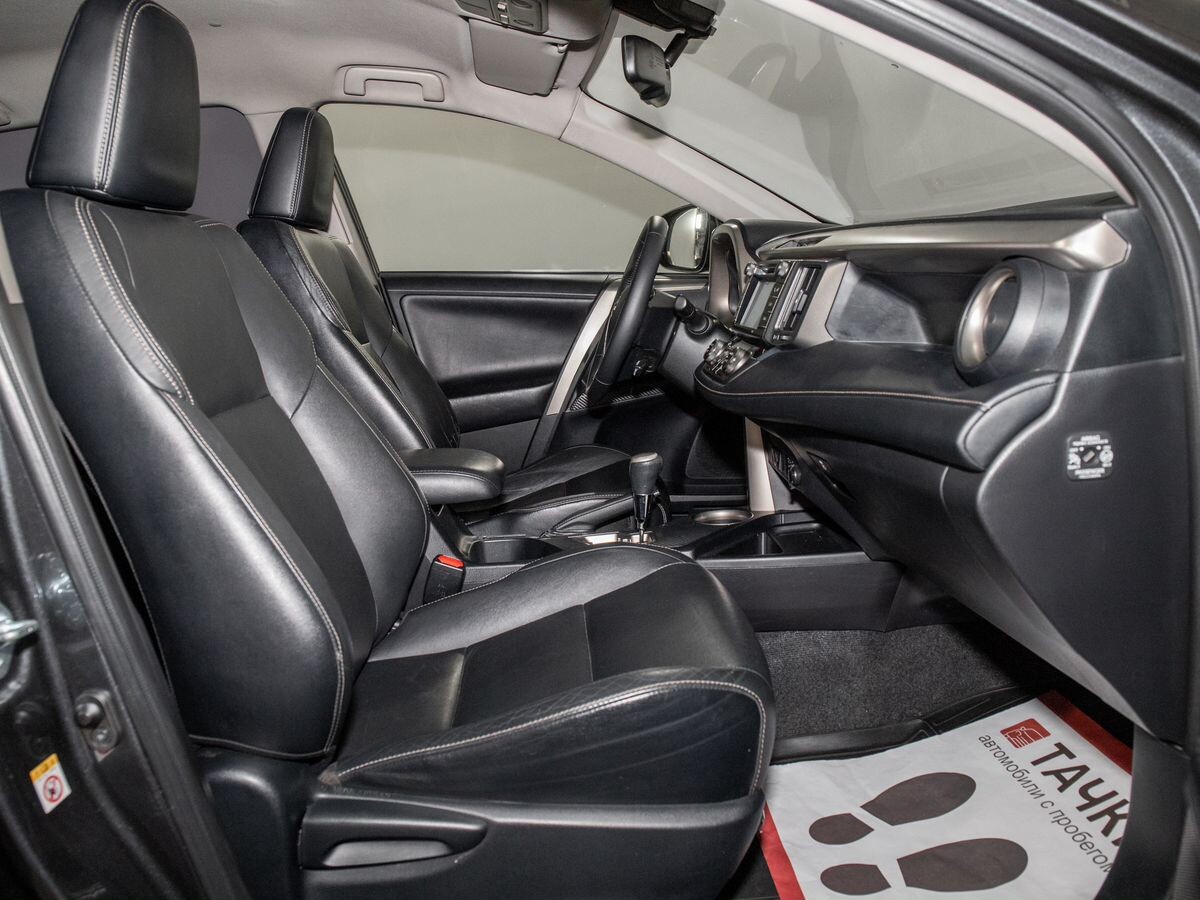 Toyota RAV4 2015 - фото автомобиля