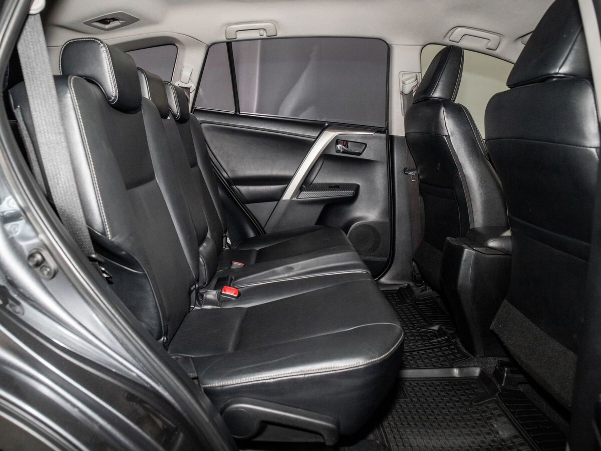 Toyota RAV4 2015 - фото автомобиля