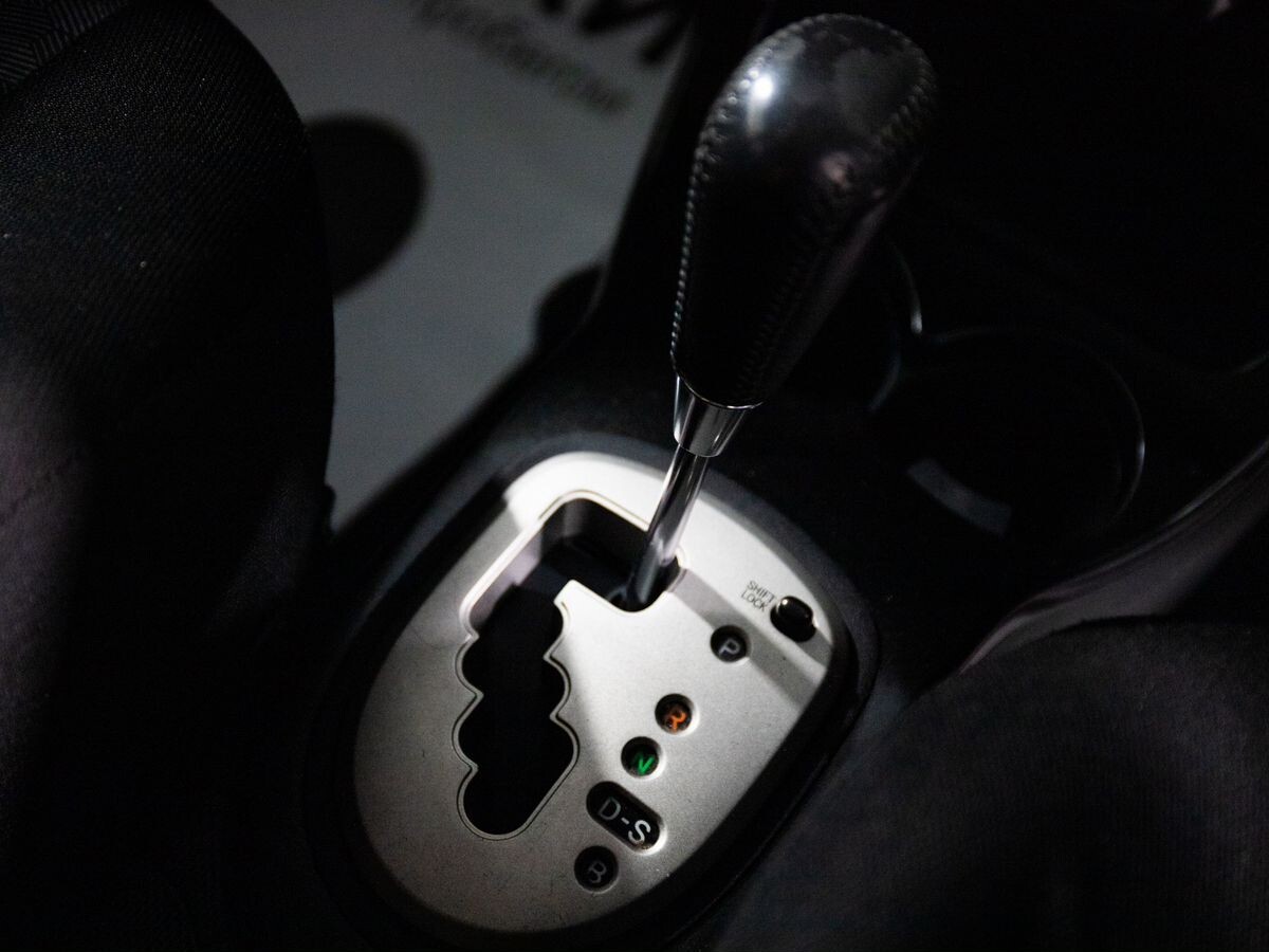 Toyota Ist 2009 - фото автомобиля