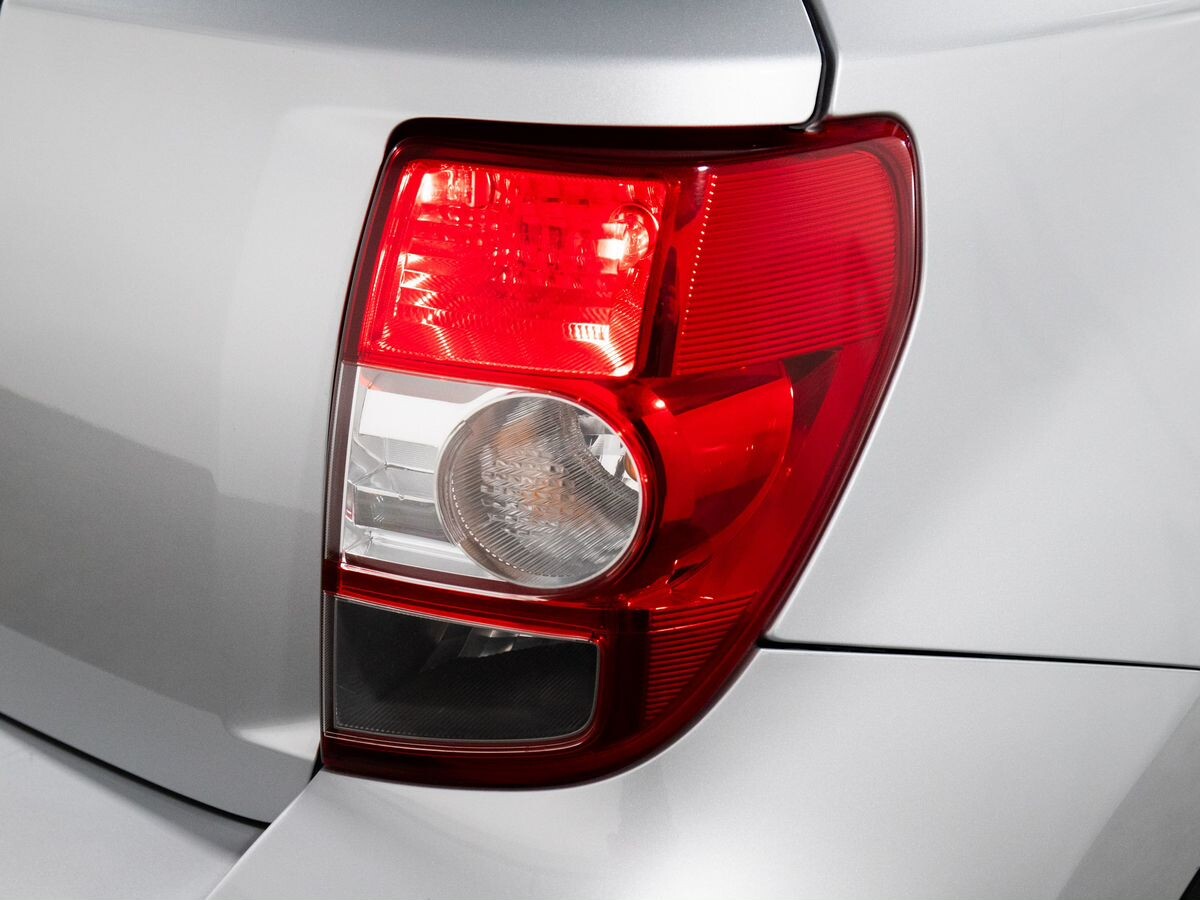 Toyota Ist 2009 - фото автомобиля