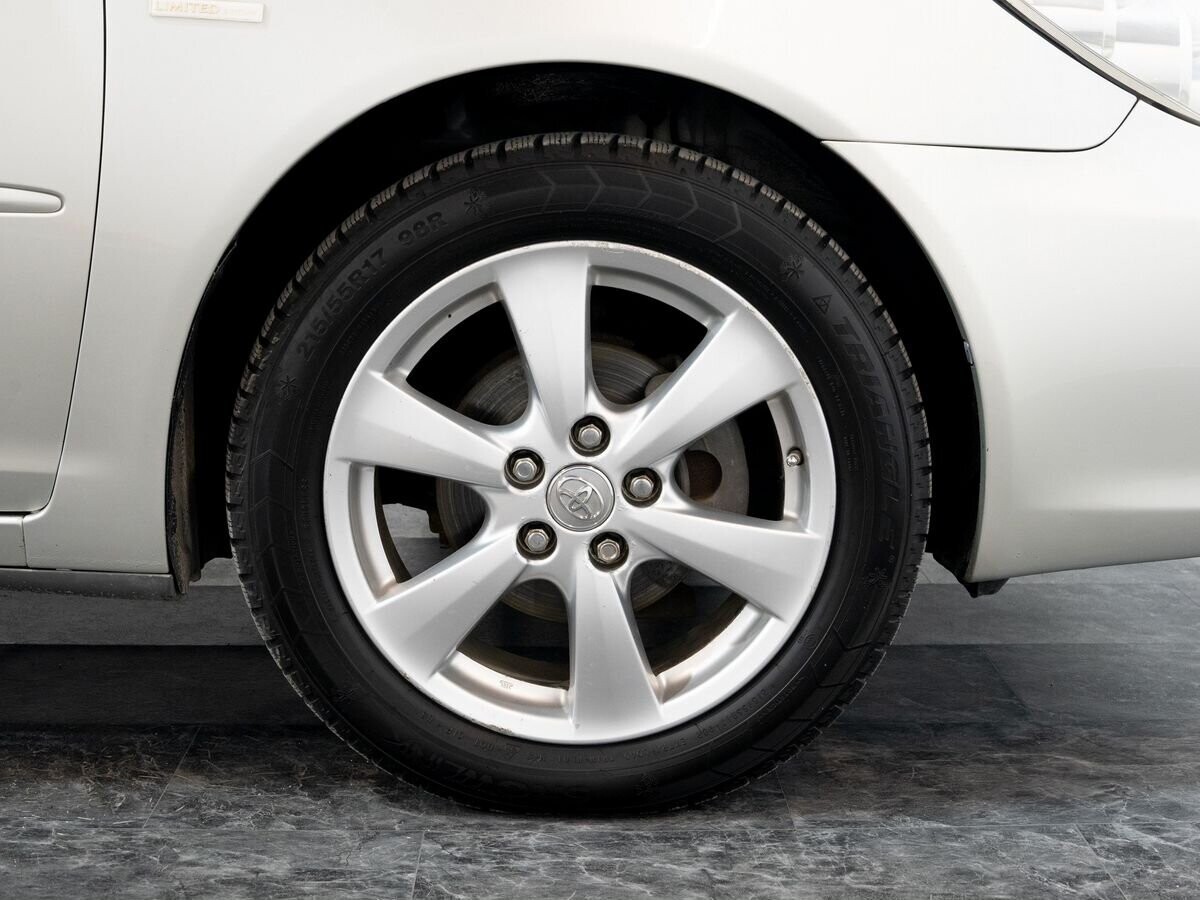 Toyota Camry 2005 - фото автомобиля