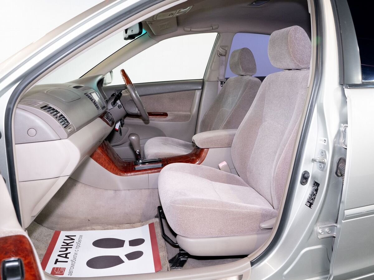 Toyota Camry 2005 - фото автомобиля