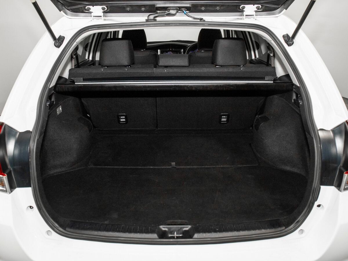 Toyota Corolla 2017 - фото автомобиля