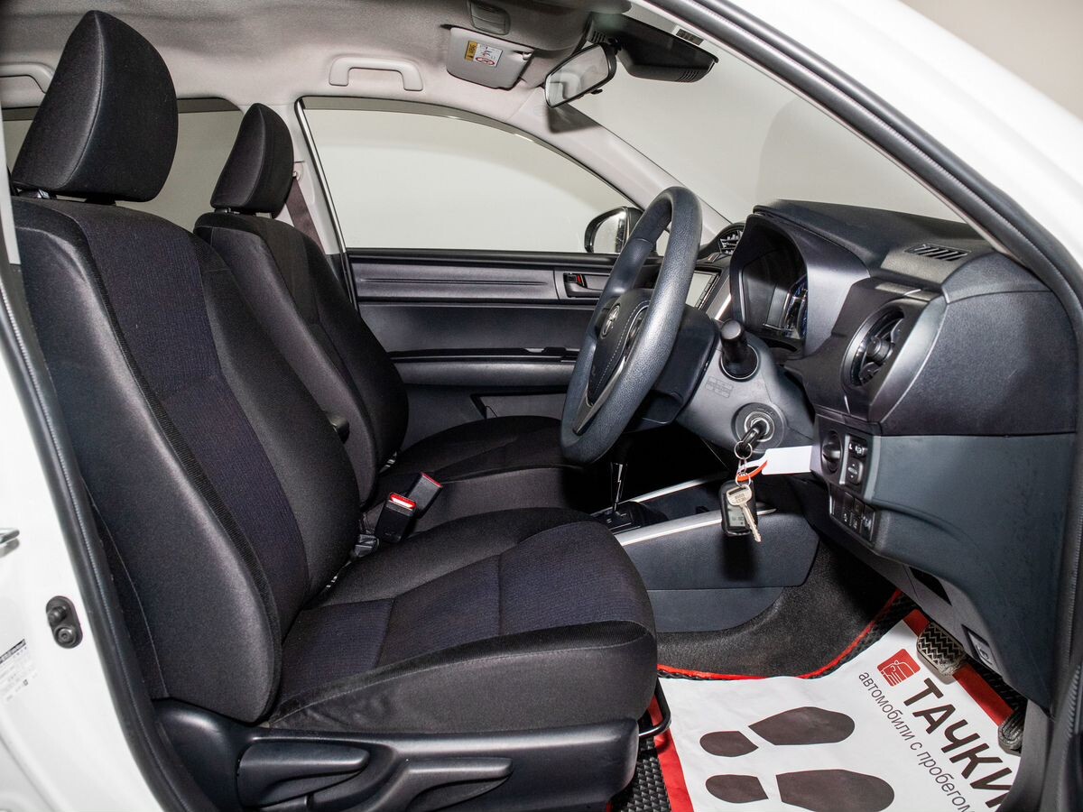 Toyota Corolla 2017 - фото автомобиля