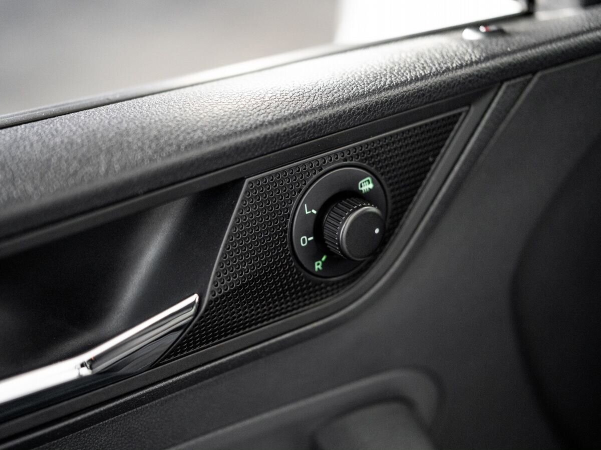 Skoda Rapid 2019 - фото автомобиля