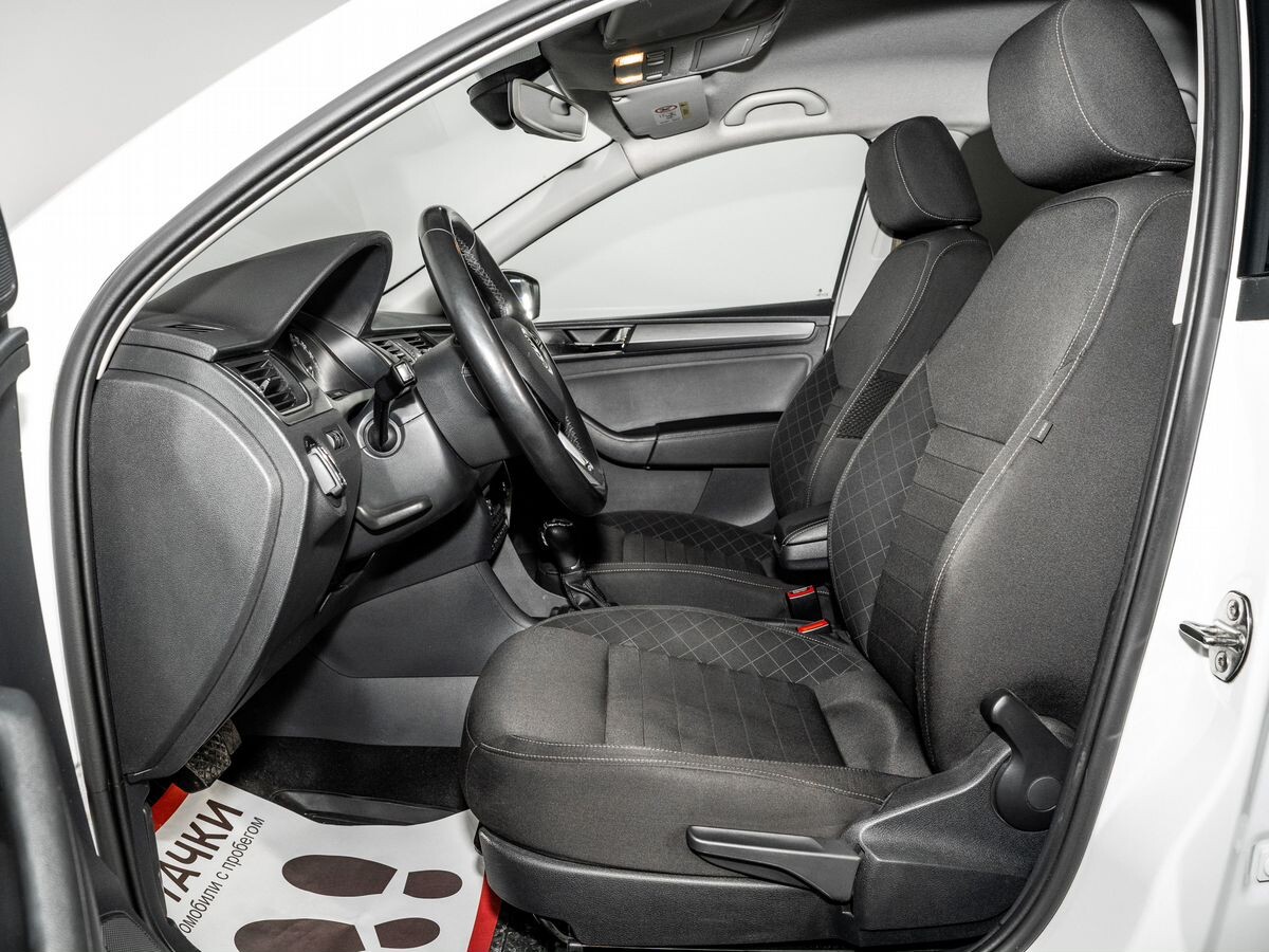 Skoda Rapid 2019 - фото автомобиля