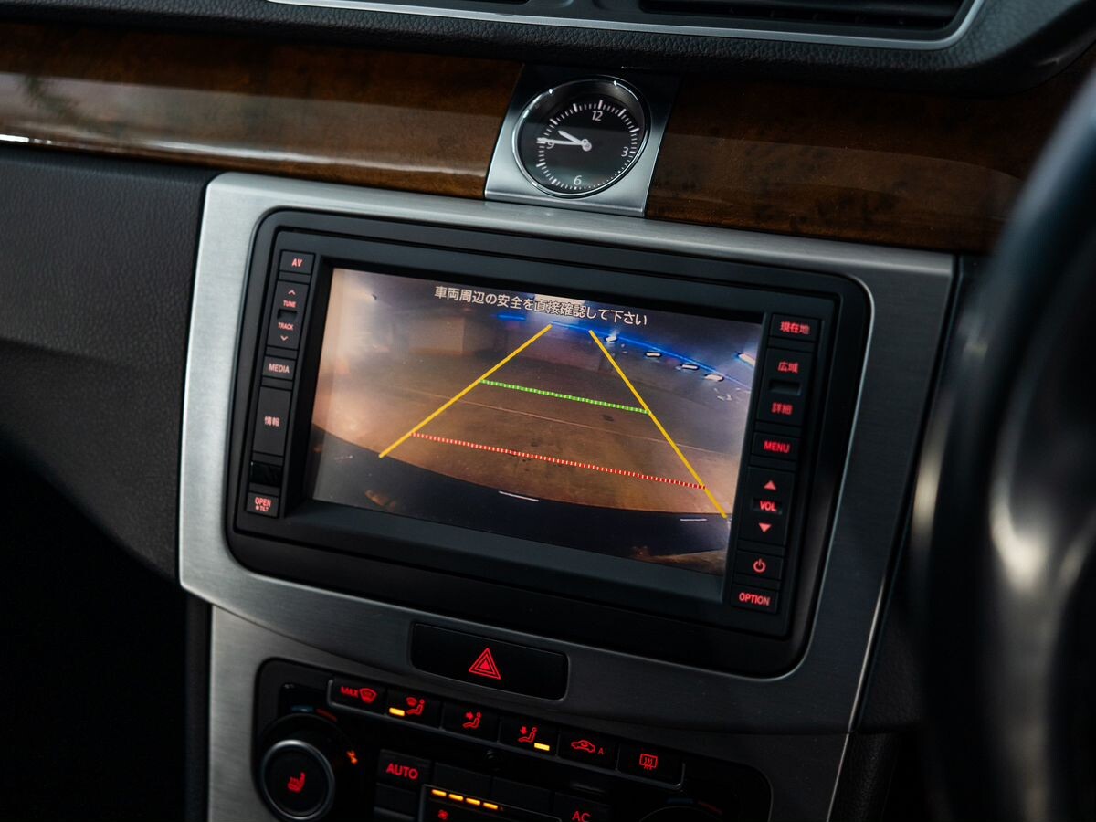 Volkswagen Passat 2011 - фото автомобиля