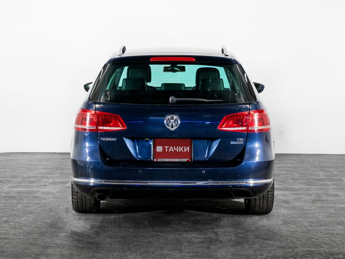 Volkswagen Passat 2011 - фото автомобиля