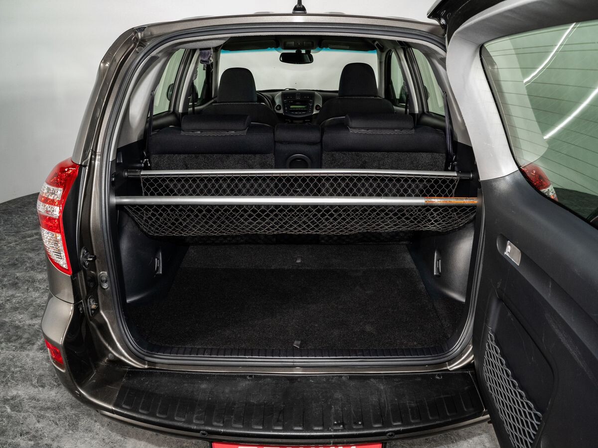 Toyota RAV4 2010 - фото автомобиля