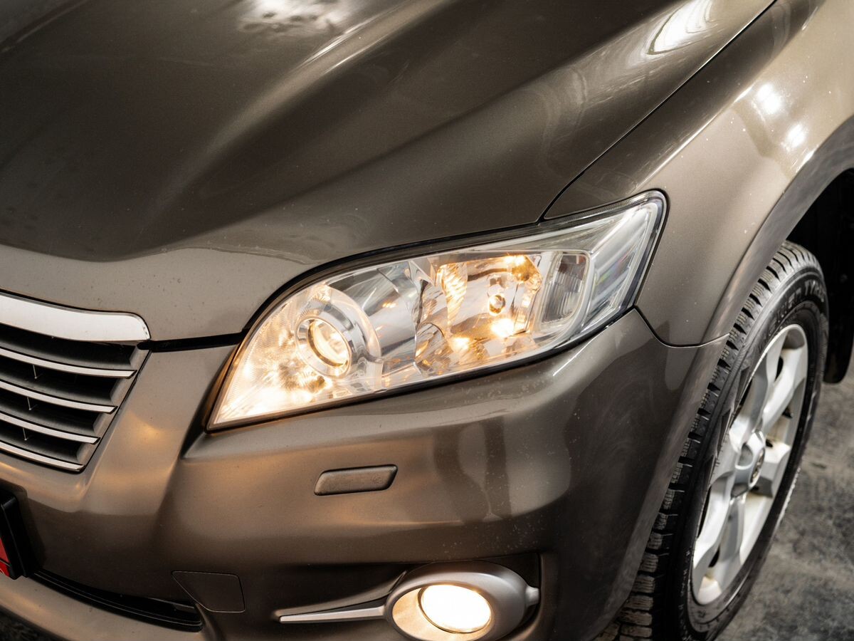 Toyota RAV4 2010 - фото автомобиля