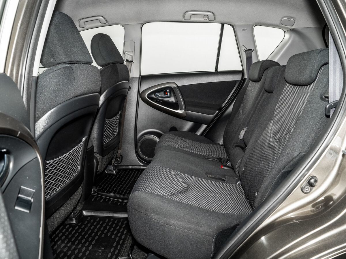 Toyota RAV4 2010 - фото автомобиля