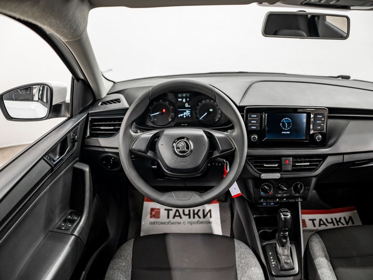 Skoda Rapid 2021 - фото автомобиля